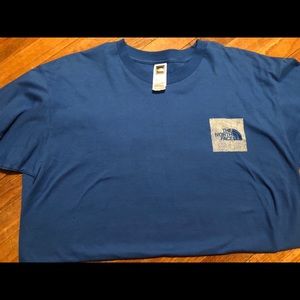 Men’s XL Northface tee